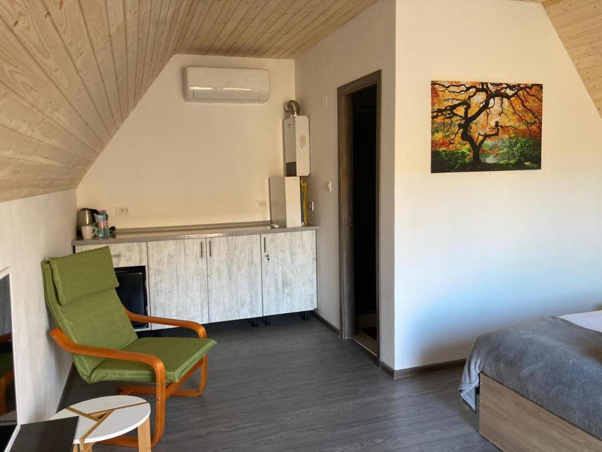 Cabanele Lu' Dinu Curtea de Argeş Buitenkant foto