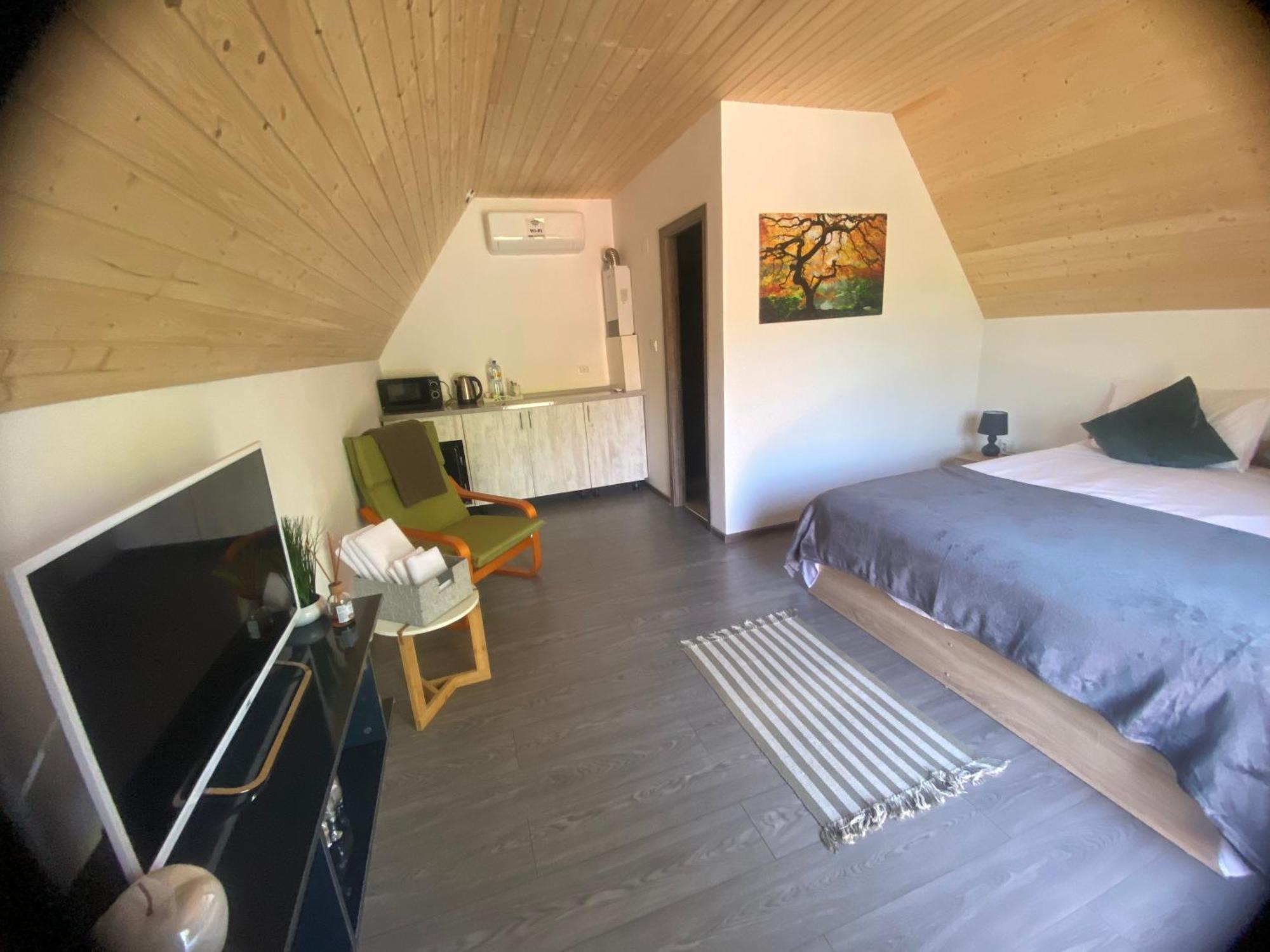 Cabanele Lu' Dinu Curtea de Argeş Buitenkant foto