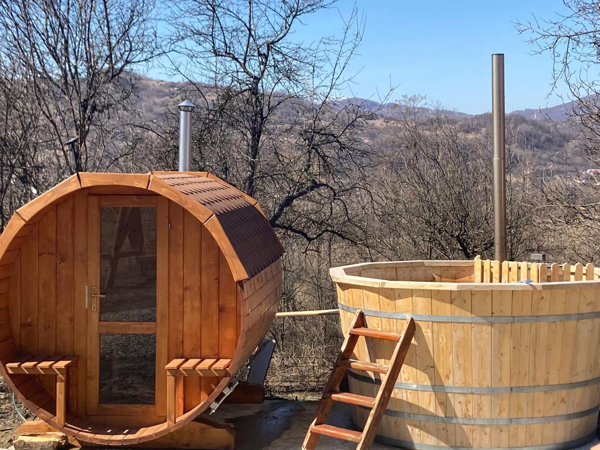 Cabanele Lu' Dinu Curtea de Argeş Buitenkant foto